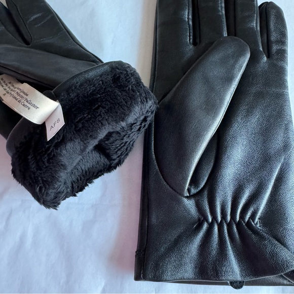 NWOT! Women’s Leather Gloves Sz Medium